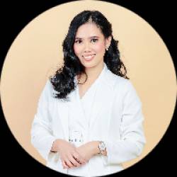 Customer Service Expert with Technical and Insurance Background