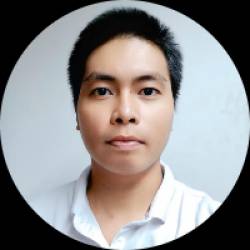 Tech-Savvy Customer Engagement & Sales Strategist
