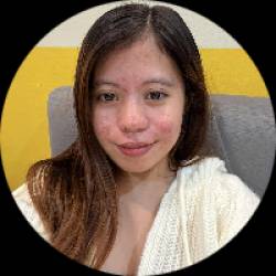 Customer Service Representative with Good Communication