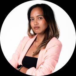 Social Media Manager with Content Creation Skills