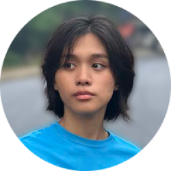 English Speaker and Graphic Designer