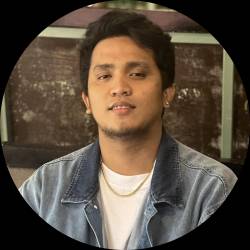 Content Moderator / Real Estate agent / Data analyst
