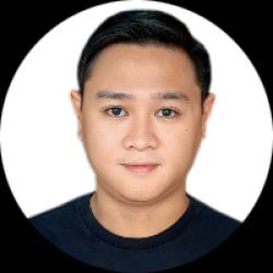 Data analyst or Chat operator