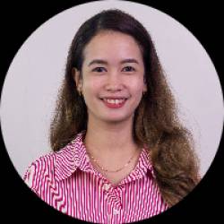 Social Media & Graphic Design Specialist