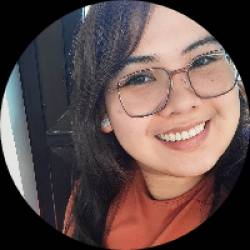 Customer Support Specialist with Social Media Experience