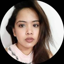 Customer service representative / Email and chat support