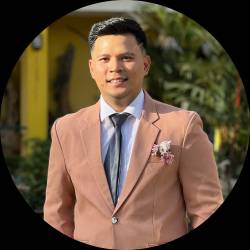 E-commerce|Social media content creator|Airbnb Support Ambassador|Travel Special…